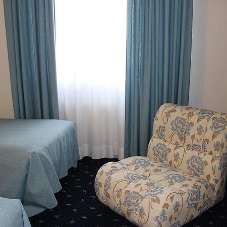 גוביו Hotel Pinolo מראה חיצוני תמונה