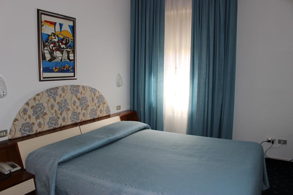 גוביו Hotel Pinolo מראה חיצוני תמונה