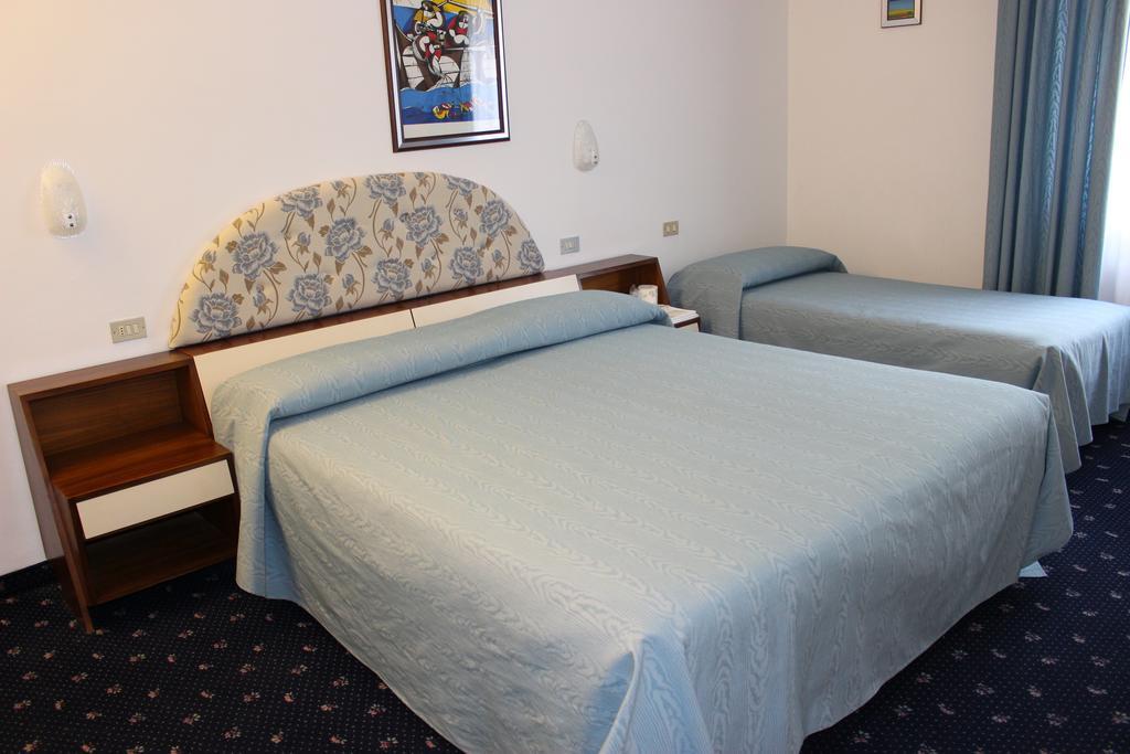 גוביו Hotel Pinolo מראה חיצוני תמונה