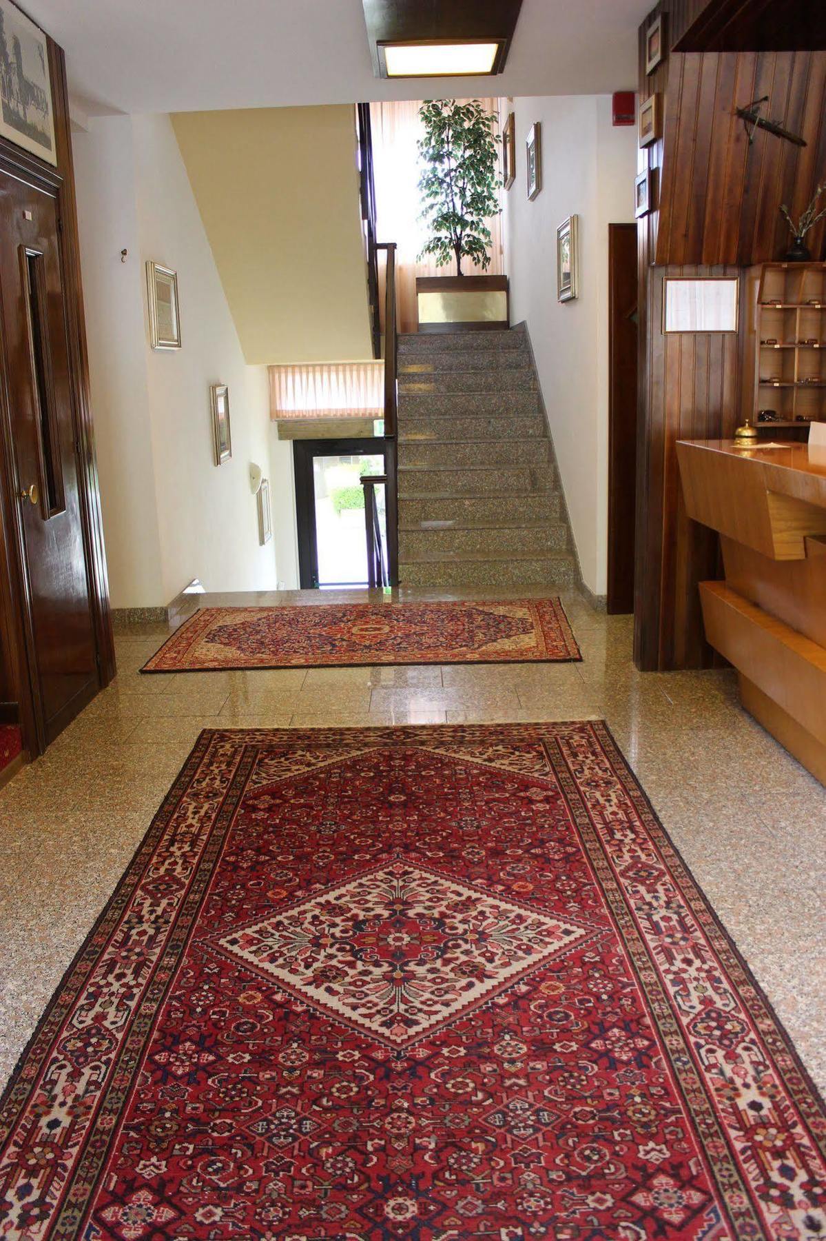 גוביו Hotel Pinolo מראה חיצוני תמונה